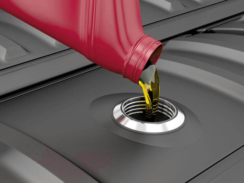 Revisão de carro: Troca de óleo e demais fluidos